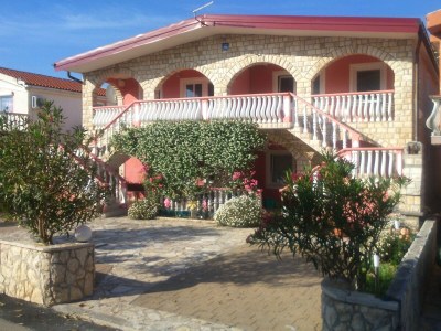 Apartment Two bedroom apartment with terrace Vir A-18140-a in Vir - Apartment