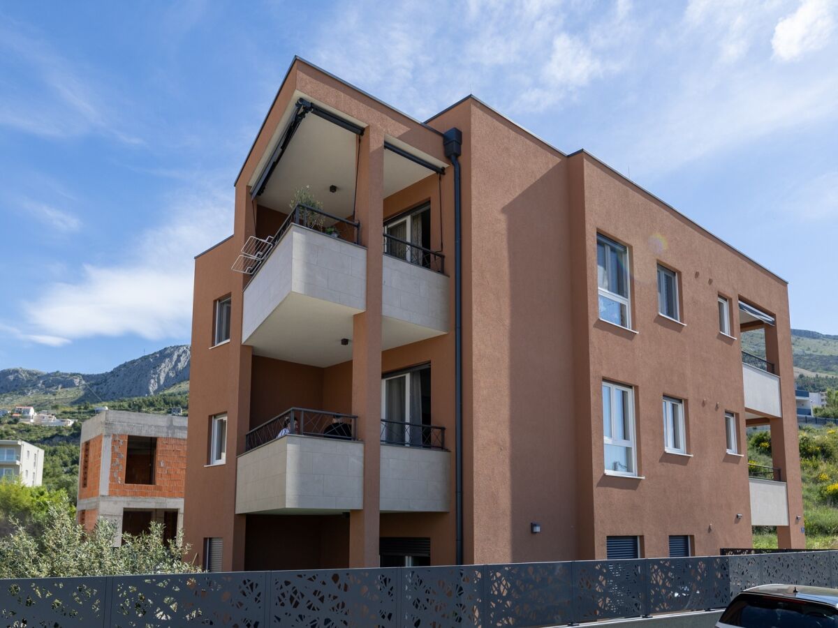 Apartment Two bedroom apartment with terrace Podstrana, Split A-24380-a - Outdoor photo 3