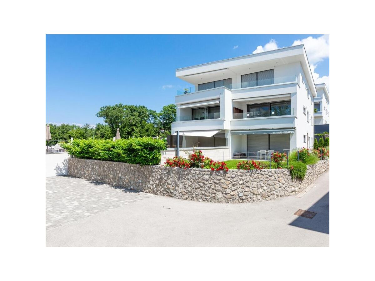 Apartment Two bedroom apartment with terrace and sea view Malinska, Krk A-24664-a