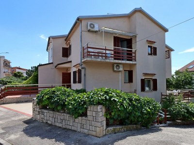 Apartment Two bedroom apartment with terrace Selce, Crikvenica A-24439-a - Outdoor photo 2
