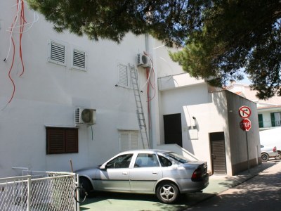 Apartment Two bedroom apartment with terrace Makarska A-6636-a - Outdoor photo 8