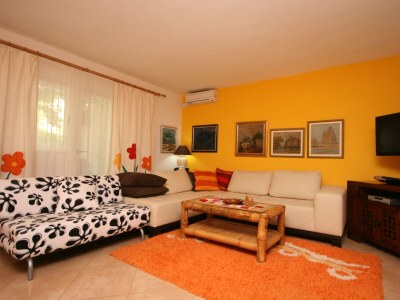 Apartment Two bedroom apartment with terrace Makarska A-6636-a - Outdoor photo 9