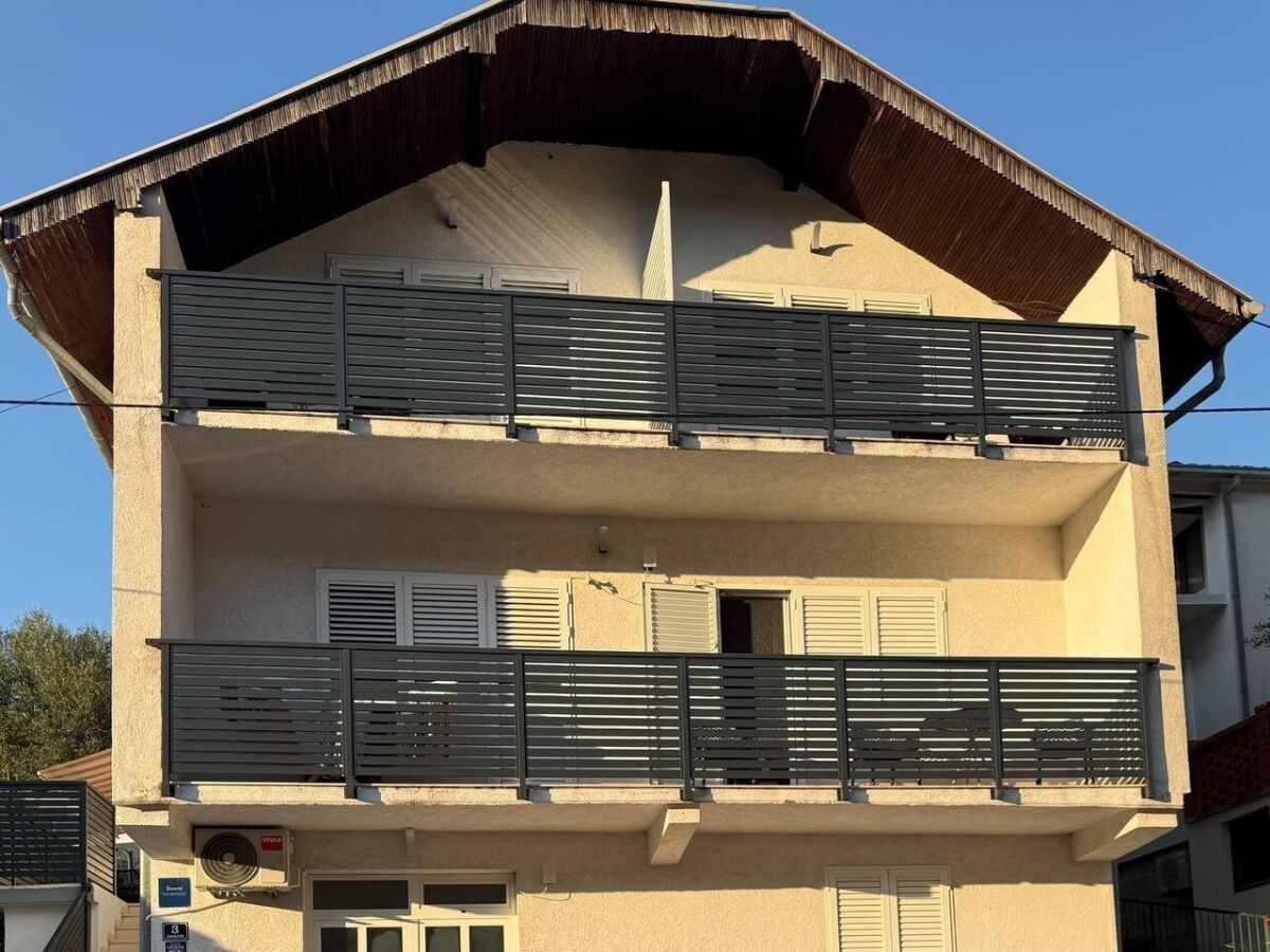 Apartment Three bedroom apartment with terrace Trpanj, Pelješac A-24922-a