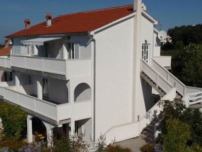 Apartment Two bedroom apartment with terrace and sea view Kampor, Rab A-24838-a in Rab - Apartment