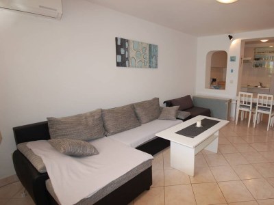 Apartment Two bedroom apartment with terrace Njivice, Krk A-21856-a in Njivice - Apartment