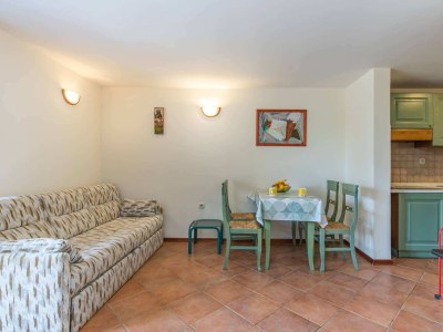 Apartment One bedroom apartment with terrace Njivice, Krk A-21868-a - Outdoor photo 8