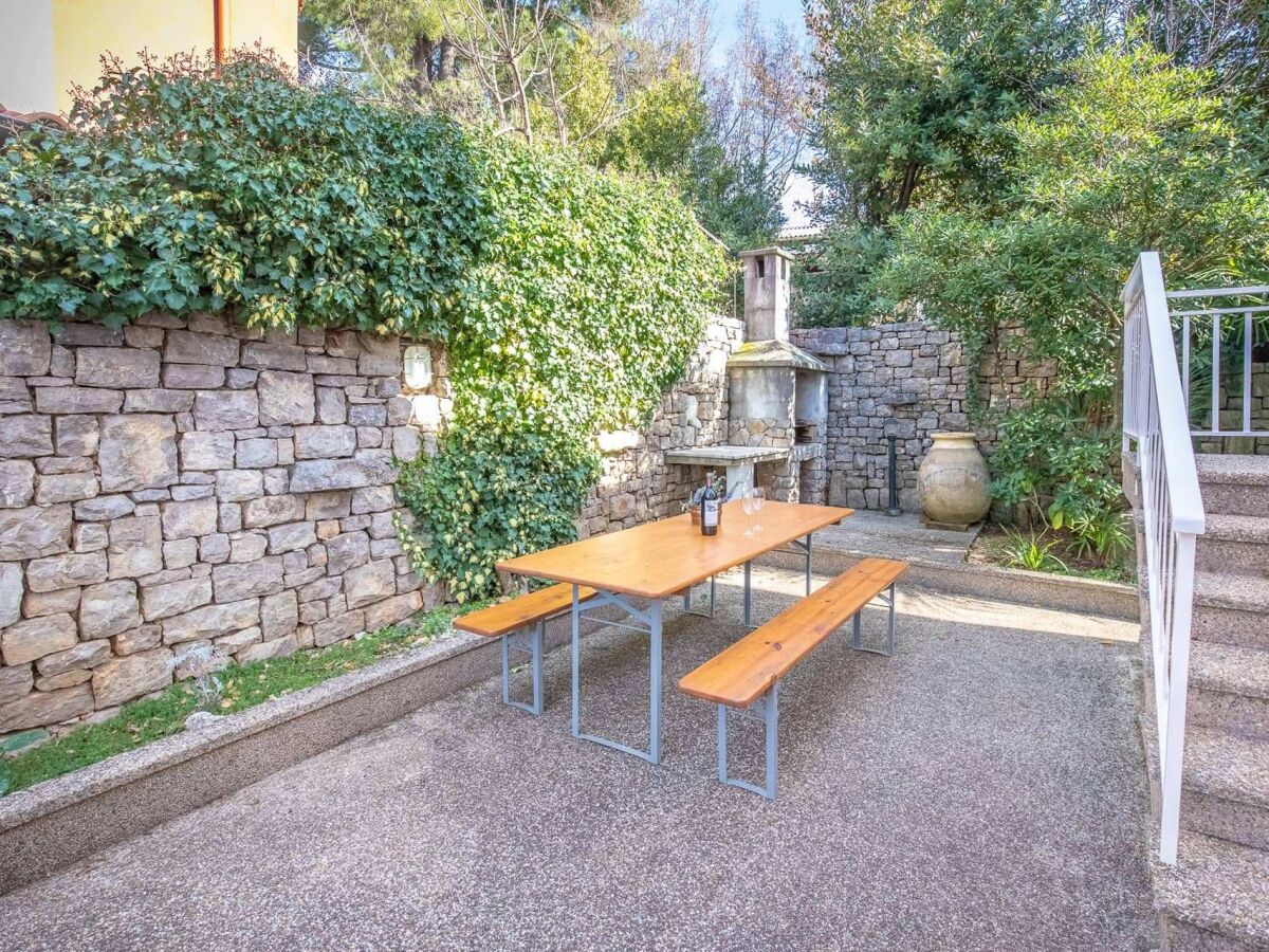 Apartment Two bedroom apartment with terrace and sea view Njivice, Krk A-21868-b - Outdoor photo 4