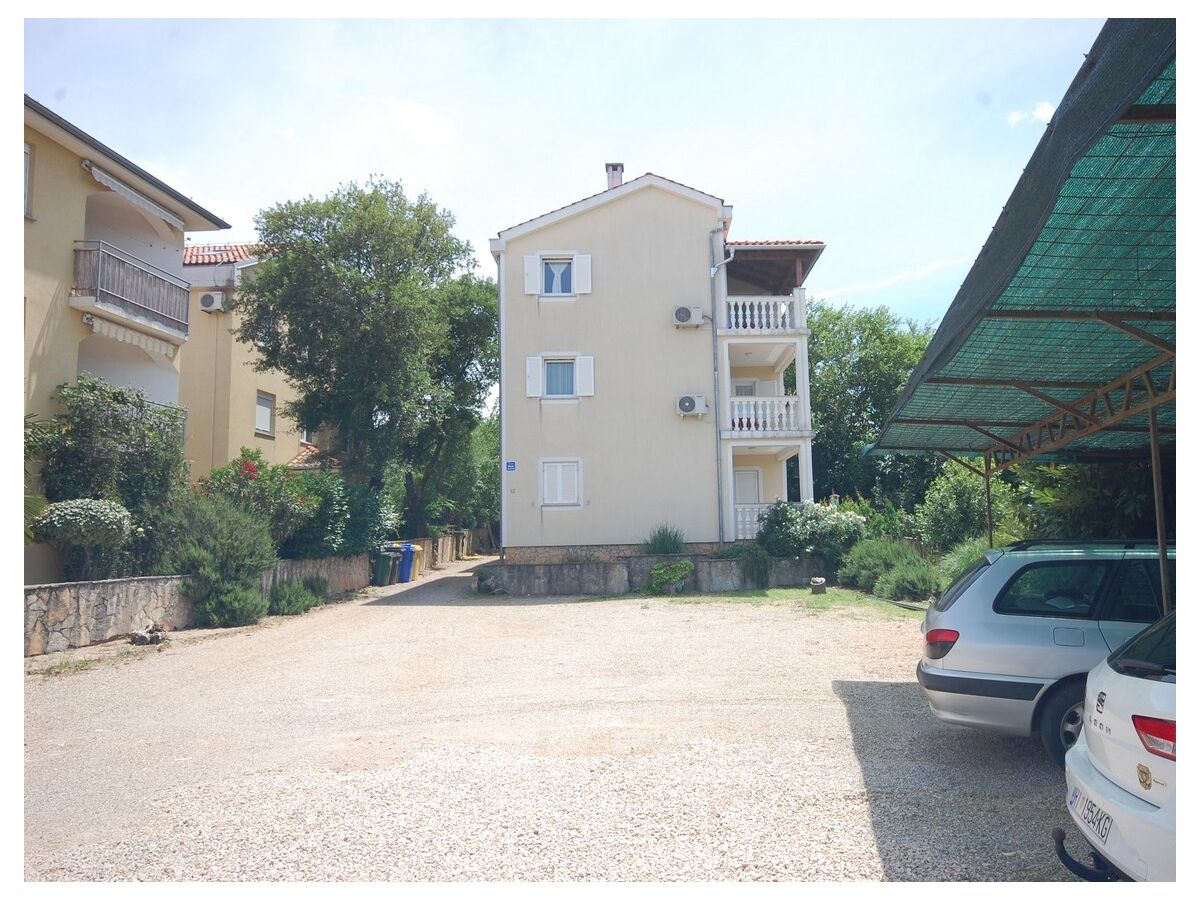 Apartment One bedroom apartment with balcony and sea view Kremenići, Krk A-22269-a