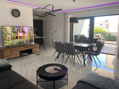 Apartment Two bedroom apartment near beach Srima - Vodice, Vodice A-24956-a - Outdoor photo 7