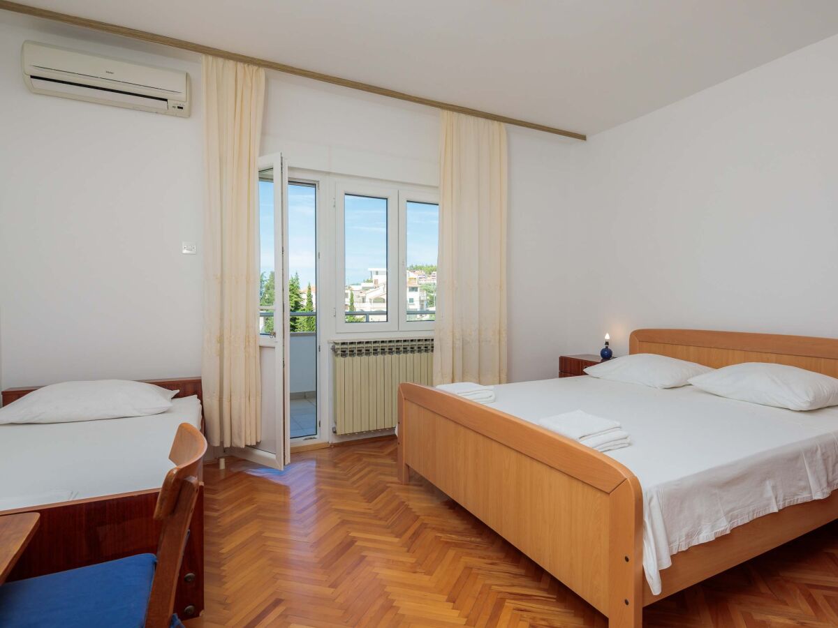 Apartment One bedroom apartment with balcony and sea view Duće, Omiš A-18155-a