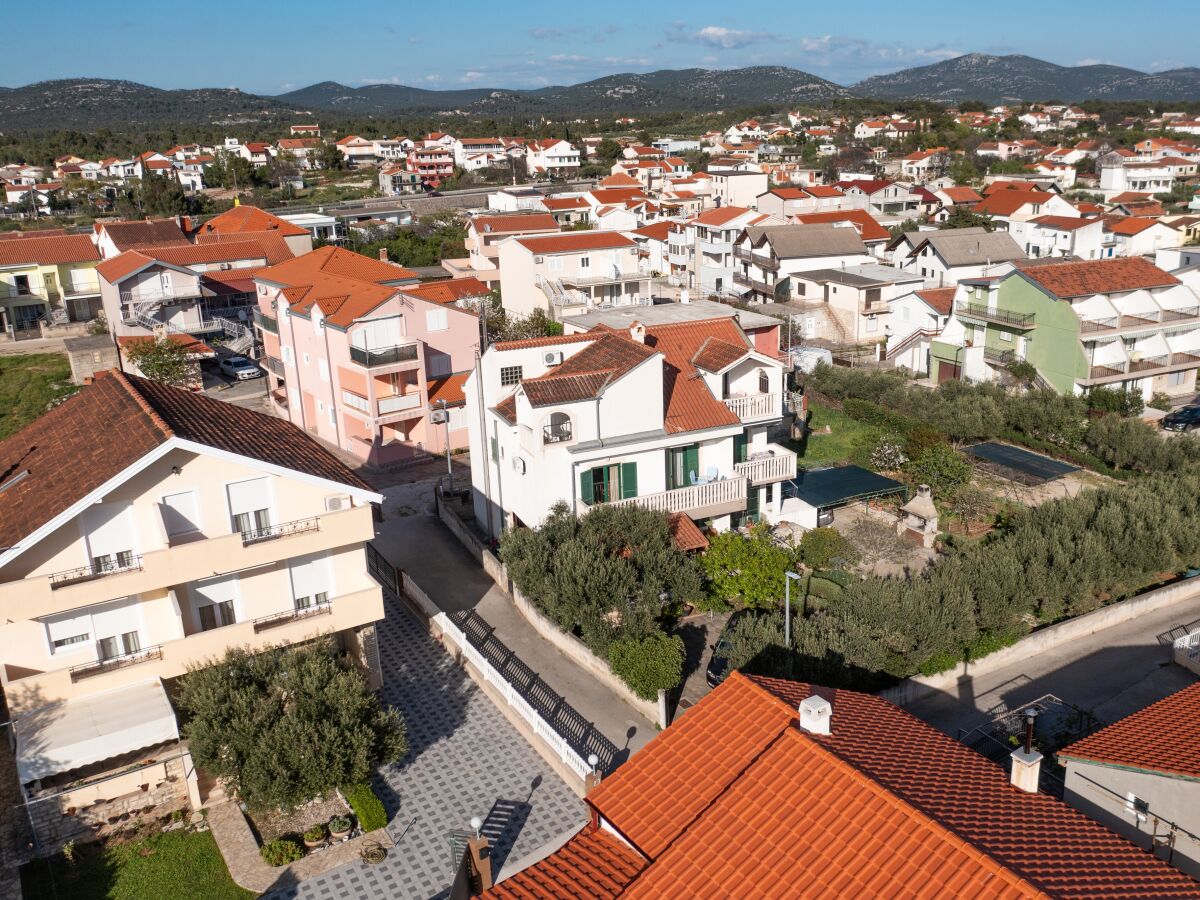 Apartment One bedroom apartment with balcony Pirovac, Šibenik A-22567-a