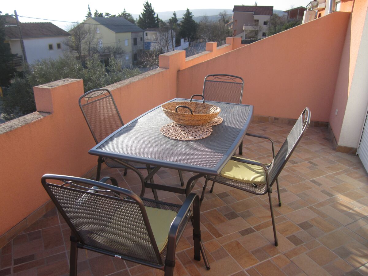 Apartment Two bedroom apartment with terrace and sea view Maslenica, Novigrad A-6573-d