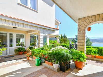 Apartment One bedroom apartment with balcony and sea view Supetarska Draga - Donja, Rab A-2013-d - Outdoor photo 16