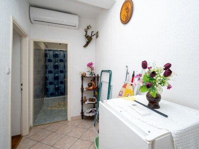 Apartment Two bedroom apartment with terrace and sea view Kampor, Rab A-5056-a - Outdoor photo 35