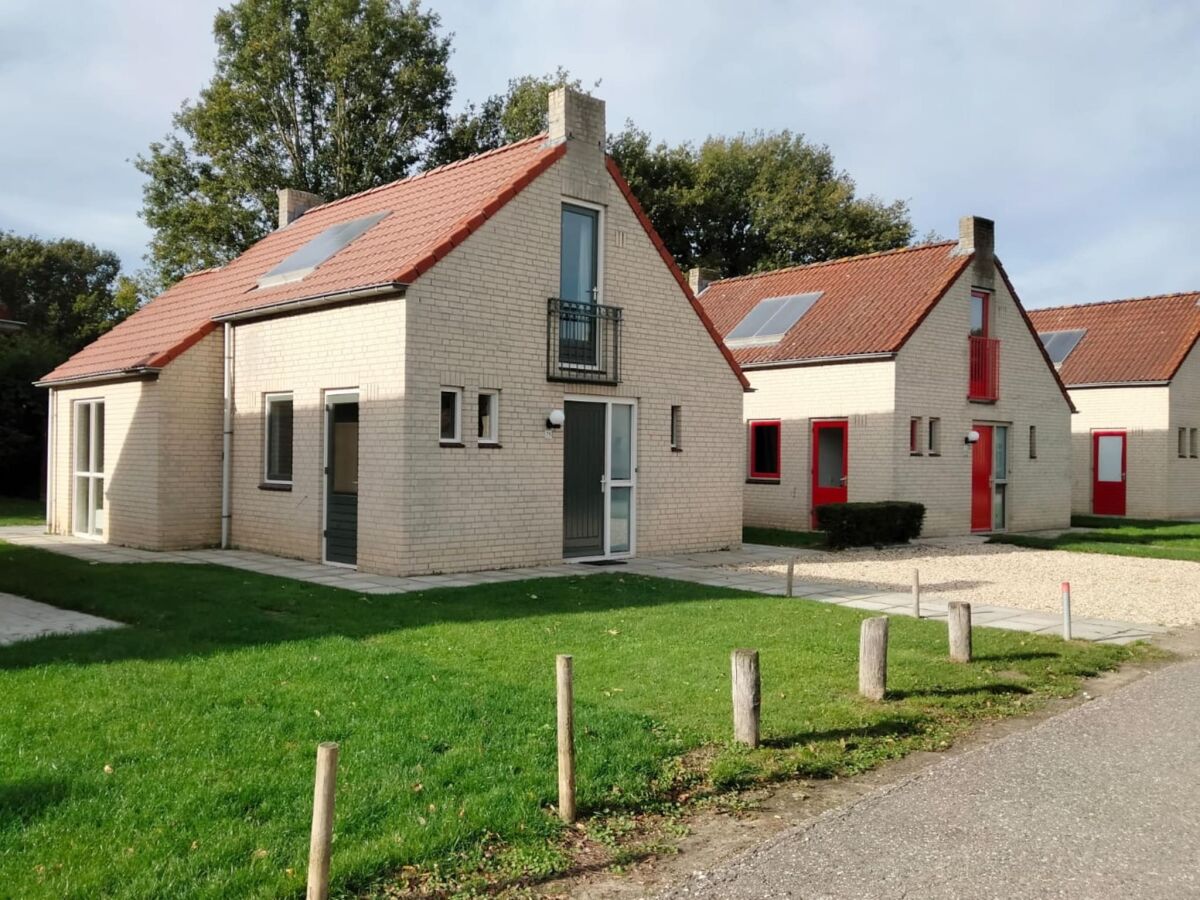 Holiday house Modern Bungalow in Ewijk for 6