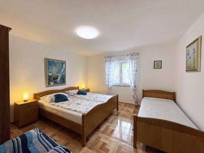 Apartment One bedroom apartment with terrace Šilo, Krk A-18728-a - Outdoor photo 8