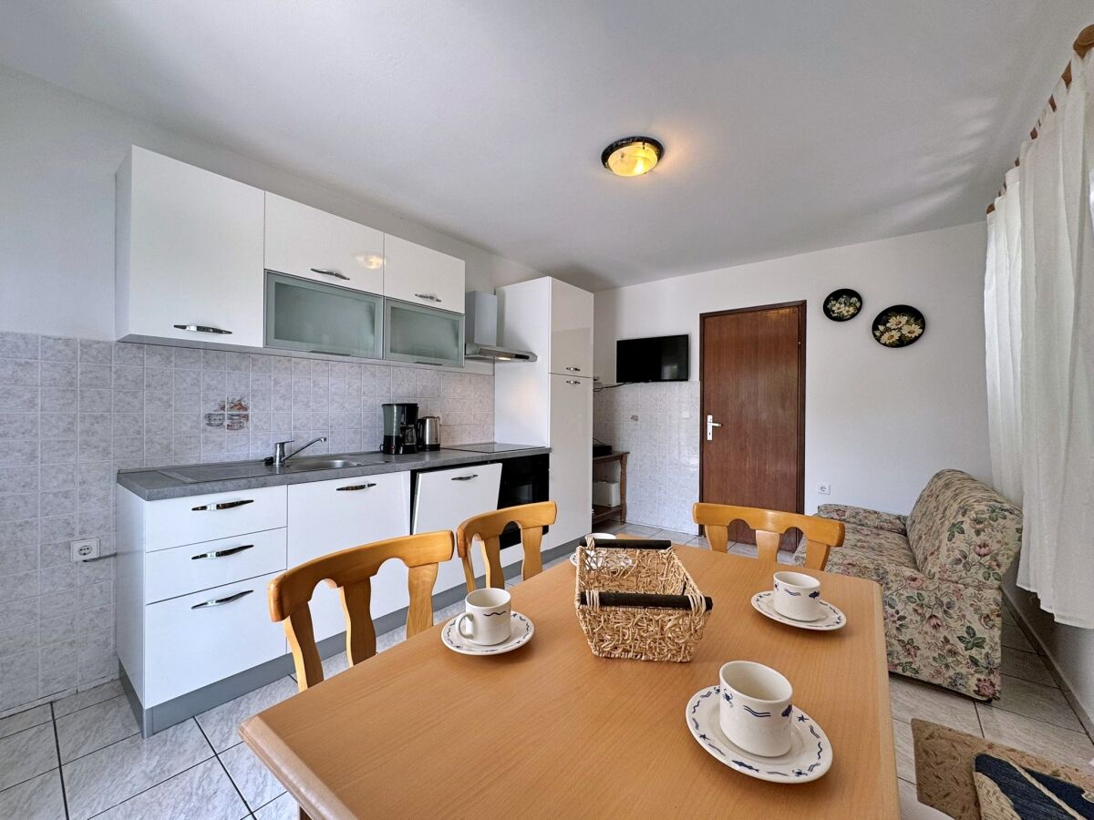 Apartment Two bedroom apartment with terrace Šilo, Krk A-18728-b - Outdoor photo 4