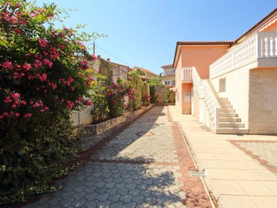 Apartment One bedroom apartment with terrace Šilo, Krk A-18751-a - Outdoor photo 7