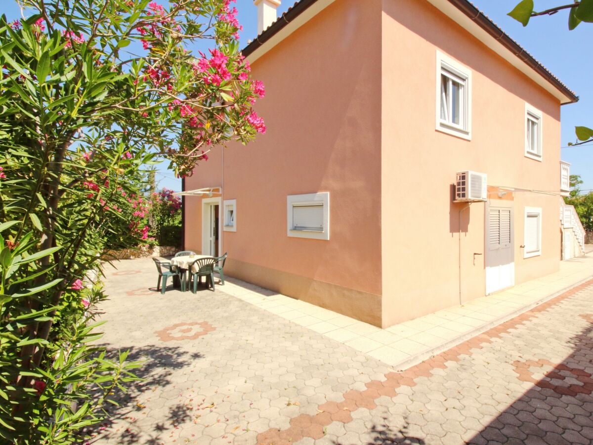 Apartment One bedroom apartment with terrace Šilo, Krk A-18751-b - Outdoor photo 4