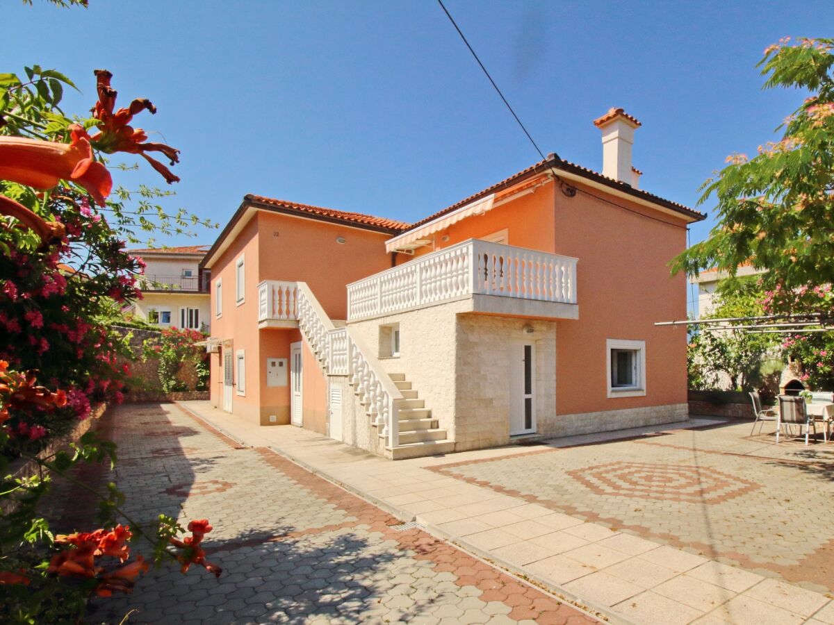 Apartment Three bedroom apartment with terrace Šilo, Krk A-18751-c - Outdoor photo 3