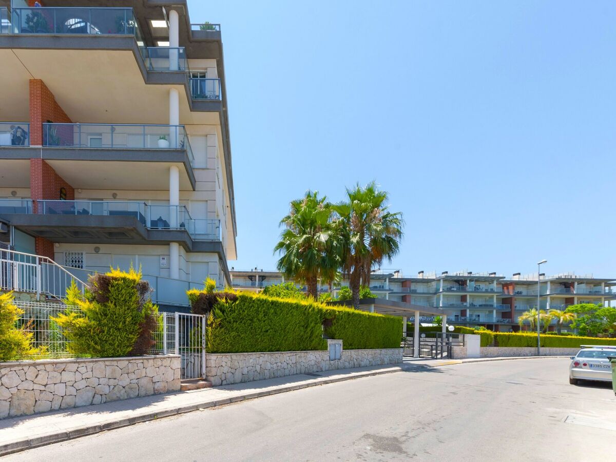 Apartment Happy  - Apartment In Urbanització Platja D'oliva - Outdoor photo 2