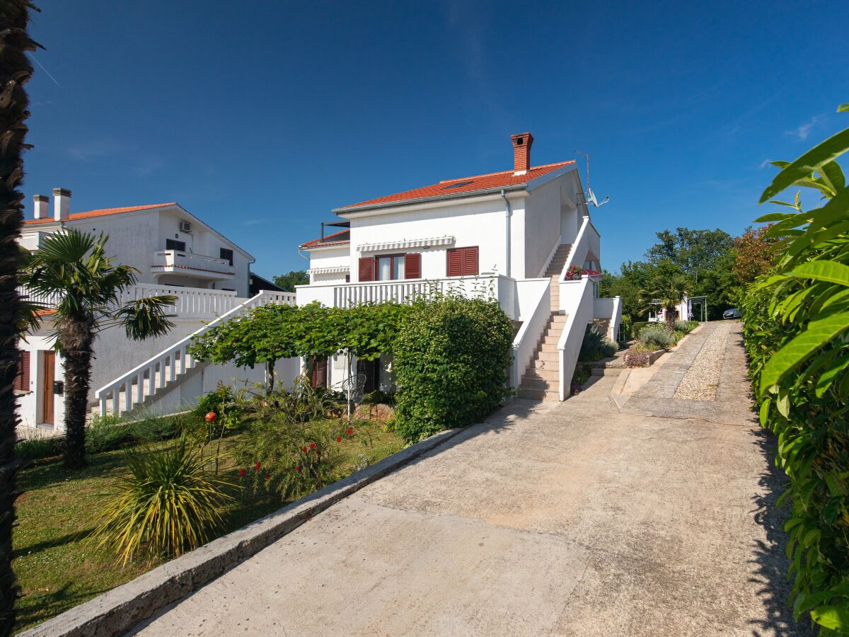 Apartment Two bedroom apartment with terrace Njivice, Krk A-17010-b - Outdoor photo 2