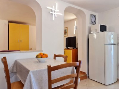 Apartment One bedroom apartment near beach Šilo, Krk A-18740-a - Outdoor photo 12