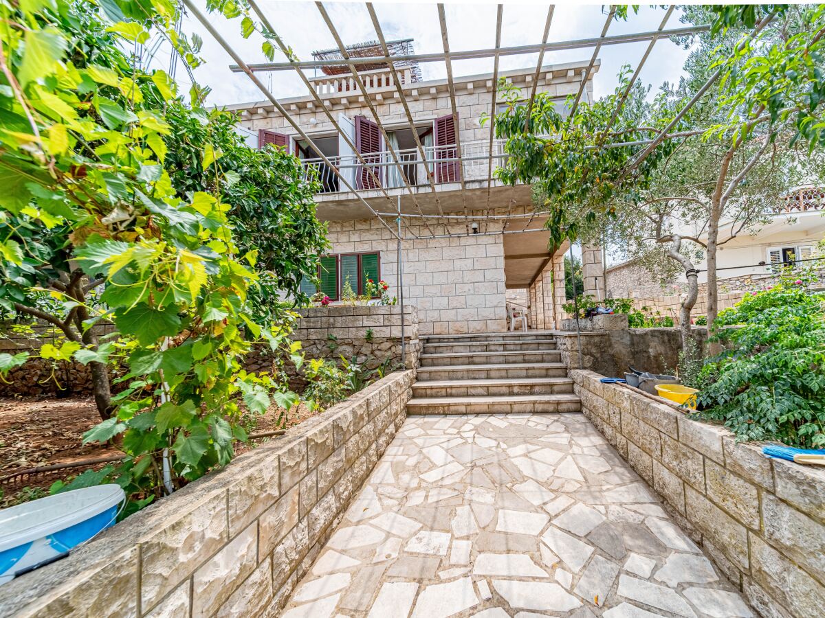 Apartment Comfortable and spacious apartment near beach Lumbarda, Korčula A-21290-a - Outdoor photo 5