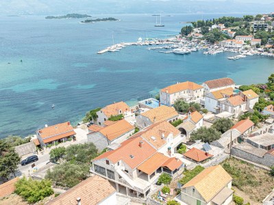 Apartment Comfortable and spacious apartment near beach Lumbarda, Korčula A-21290-a - Outdoor photo 8