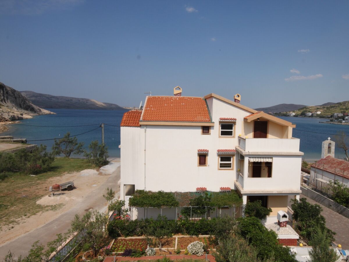 Apartment Two bedroom apartment near beach Metajna, Pag A-6497-f - Outdoor photo 4