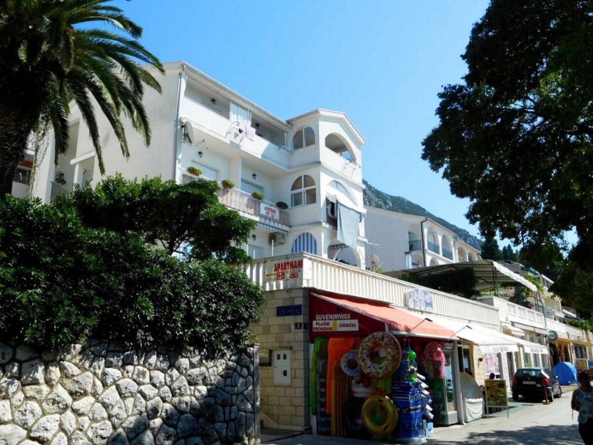 Holiday room near beach Gradac, Makarska S-21986-a