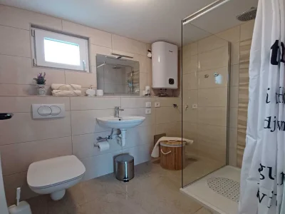 Apartment Beachfront Apartment with Balcony and Sea View - Features photo 11