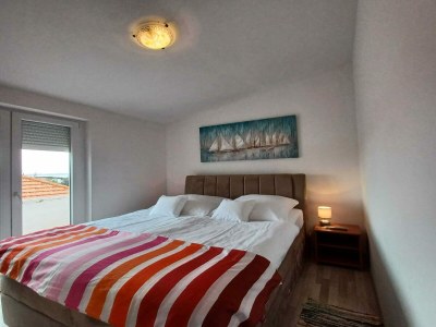 Apartment Beachfront Apartment with Balcony and Sea View - Features photo 15