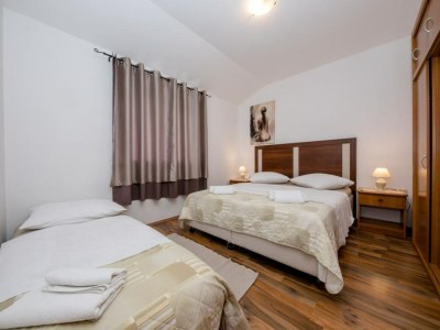 Apartment Apartments Scerbe Gordana & Miljenko Rab - Three Bedroom Apartment with Terrace (2) - Features photo 12