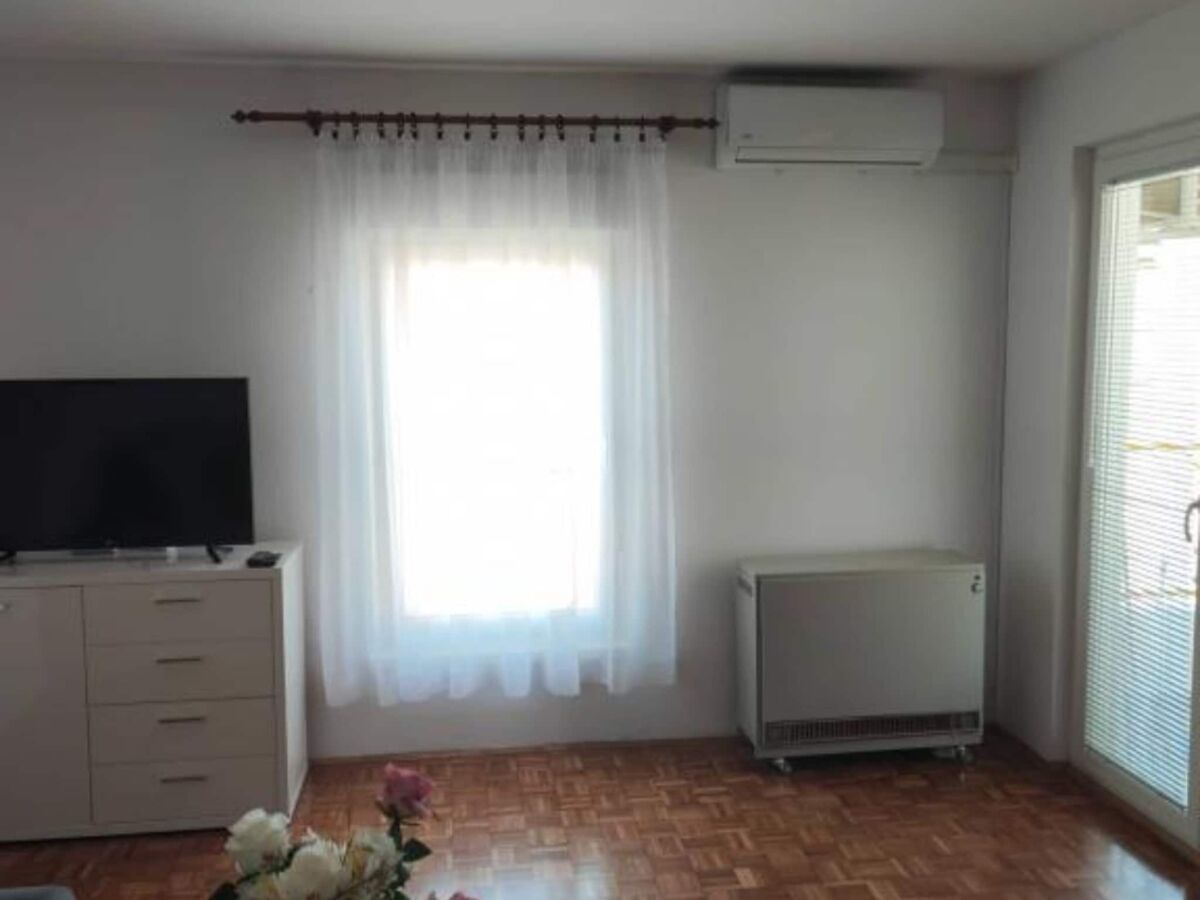 Apartment One Bedroom Apartment with Balcony - Features photo 5
