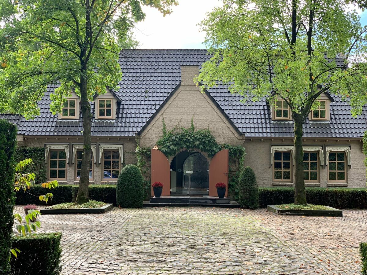 Villa Beautiful Villa in Drunen with Private Heated Pool