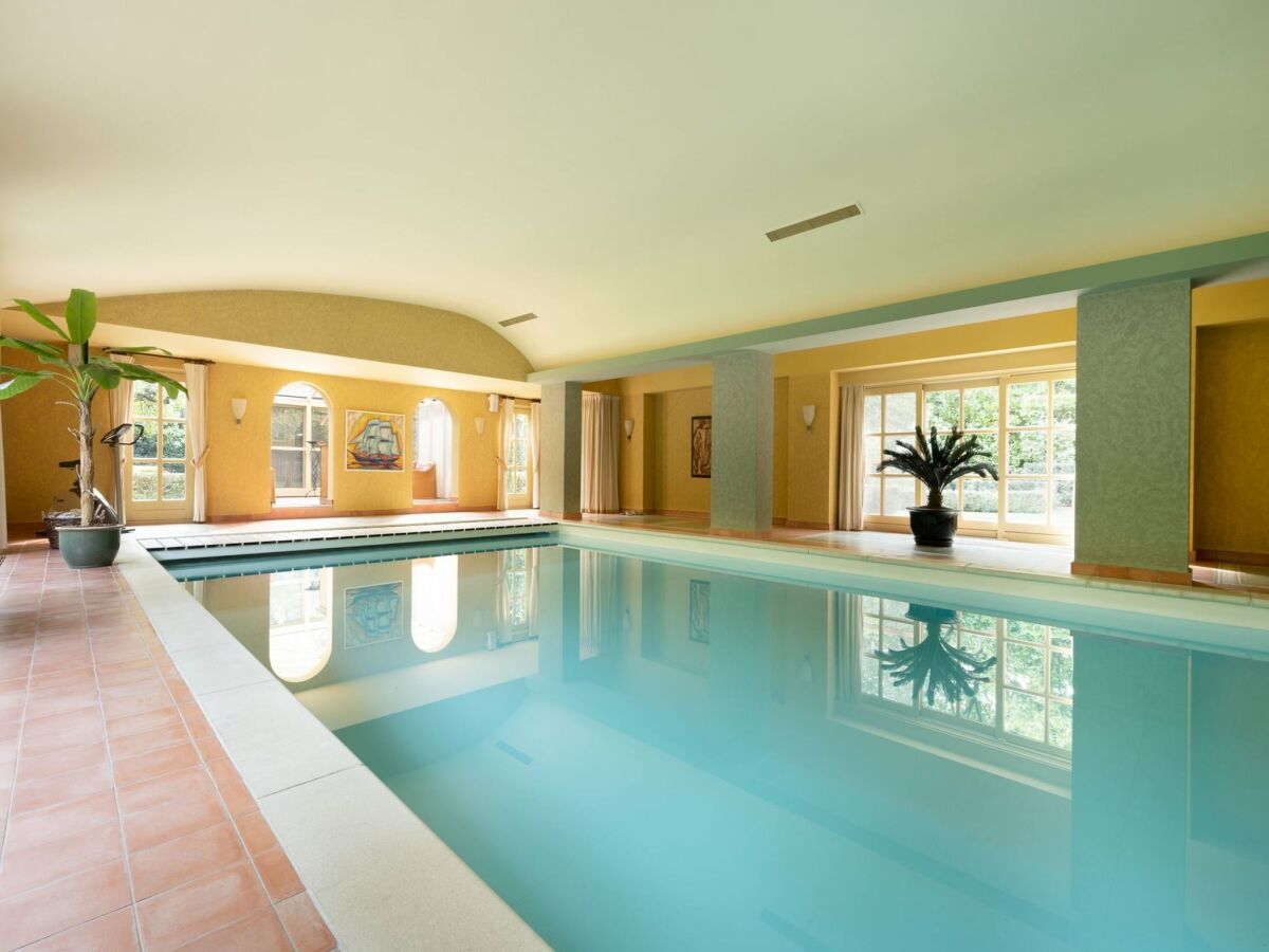 Villa Beautiful Villa in Drunen with Private Heated Pool - Outdoor photo 2