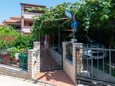 Apartment Two bedroom apartment with terrace Štinjan, Pula A-24743-a - Outdoor photo 3