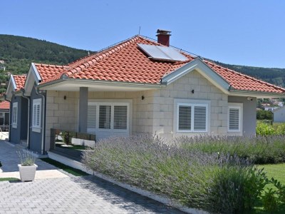 Holiday house Villa Maja w/pool, sauna & whirlpool - Outdoor photo 11