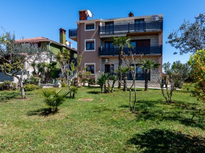 Apartment Two bedroom apartment with terrace Valbandon, Fažana A-2201-c - Outdoor photo 2