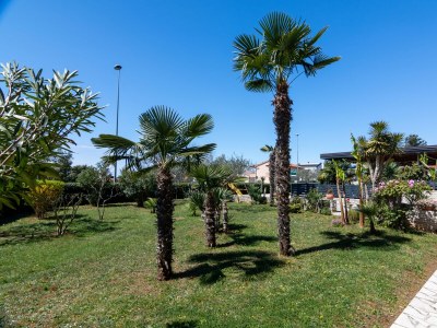 Apartment Two bedroom apartment with terrace Valbandon, Fažana A-2201-c - Outdoor photo 13