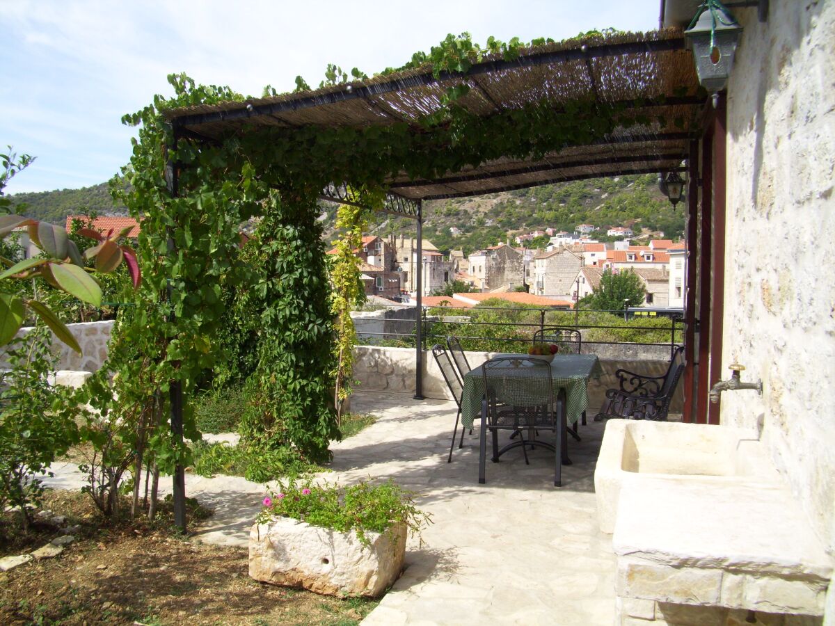 Apartment Two bedroom apartment with terrace Komiža, Vis A-9247-a