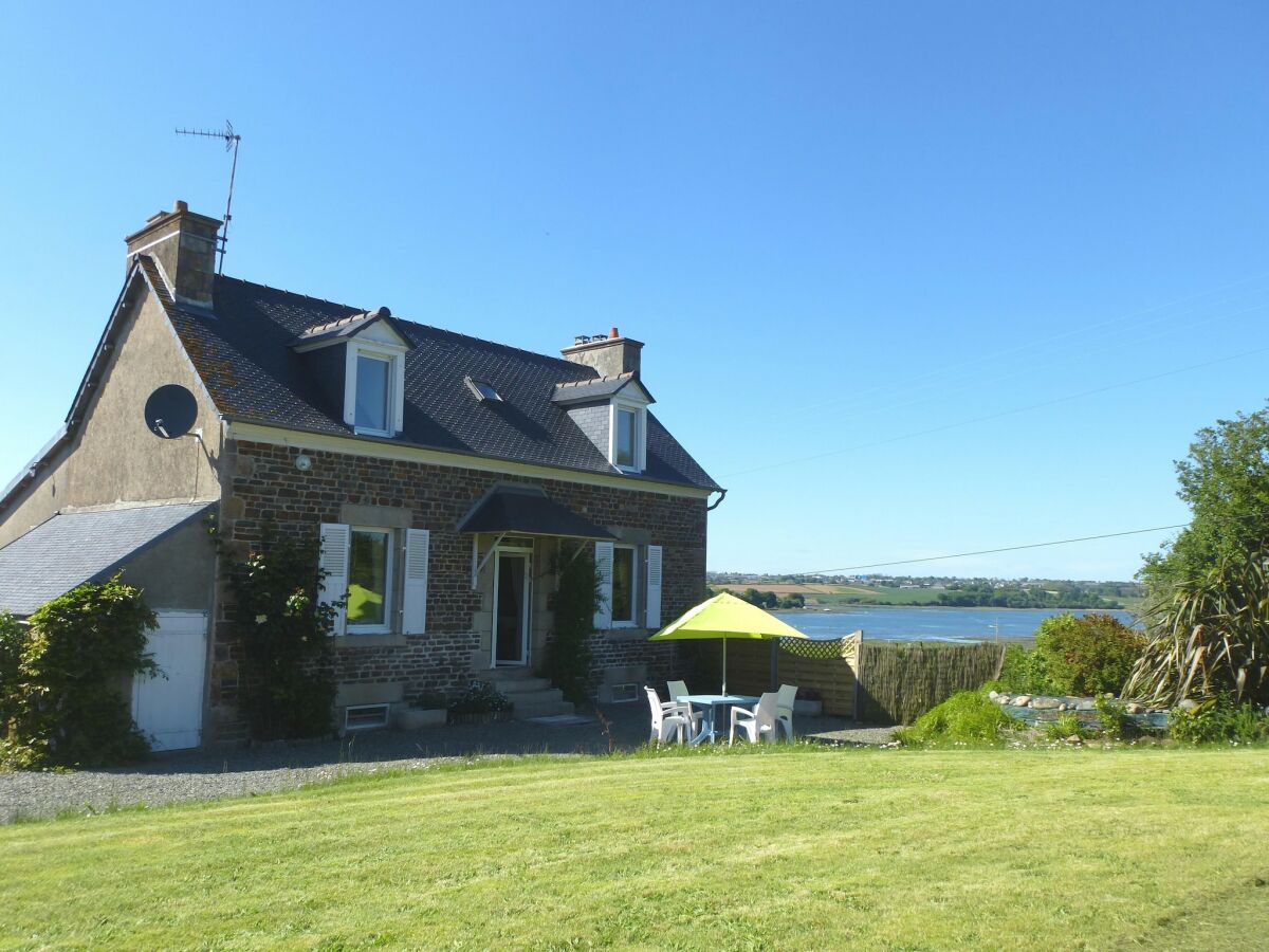 Holiday house Ferienhaus nahe Goëlo-Küste & Strände