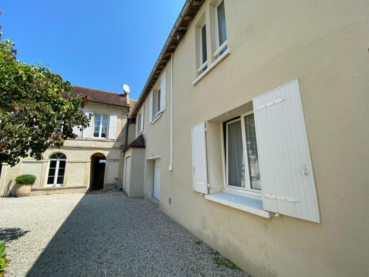Apartment Apartment by Sandy Beach in Arromanches - Outdoor photo 2