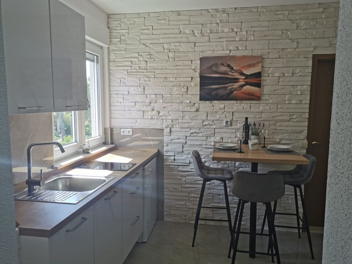 Apartment One bedroom apartment with balcony and sea view Okrug Gornji, Čiovo A-17032-c