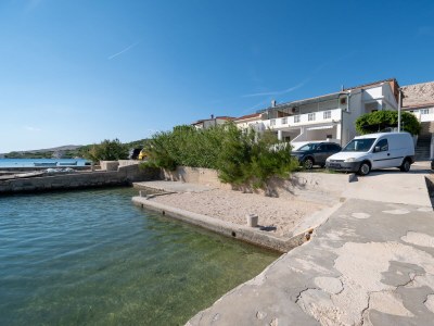 Apartment One bedroom apartment near beach Metajna, Pag A-6395-b in Zubovici - Apartment