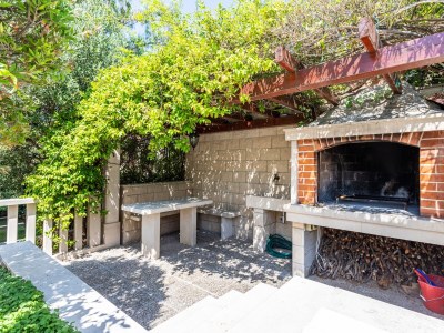 Apartment Studio flat with terrace and sea view Splitska, Brač AS-23224-a - Outdoor photo 10