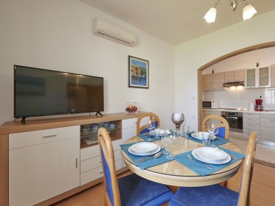 Apartment Two bedroom apartment with terrace and sea view Okrug Gornji, Čiovo A-20055-a - Outdoor photo 6