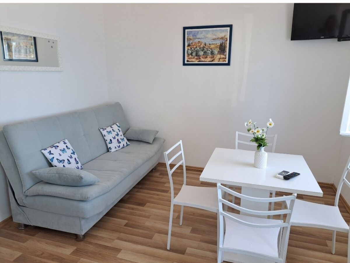 Apartment One bedroom apartment near beach Igrane, Makarska A-21577-a