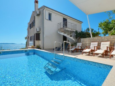 Apartment Two bedroom apartment with terrace and sea view Seget Vranjica, Trogir A-4284-a in Seget Donji - Apartment